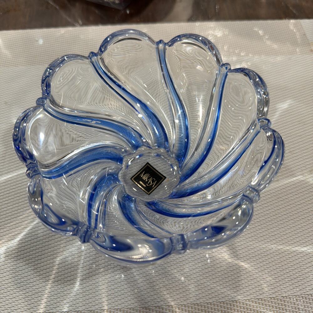 Mikasa Cobalt Blue Swirl Peppermint Glass Crystal Bowl 5.5" Scalloped Edge